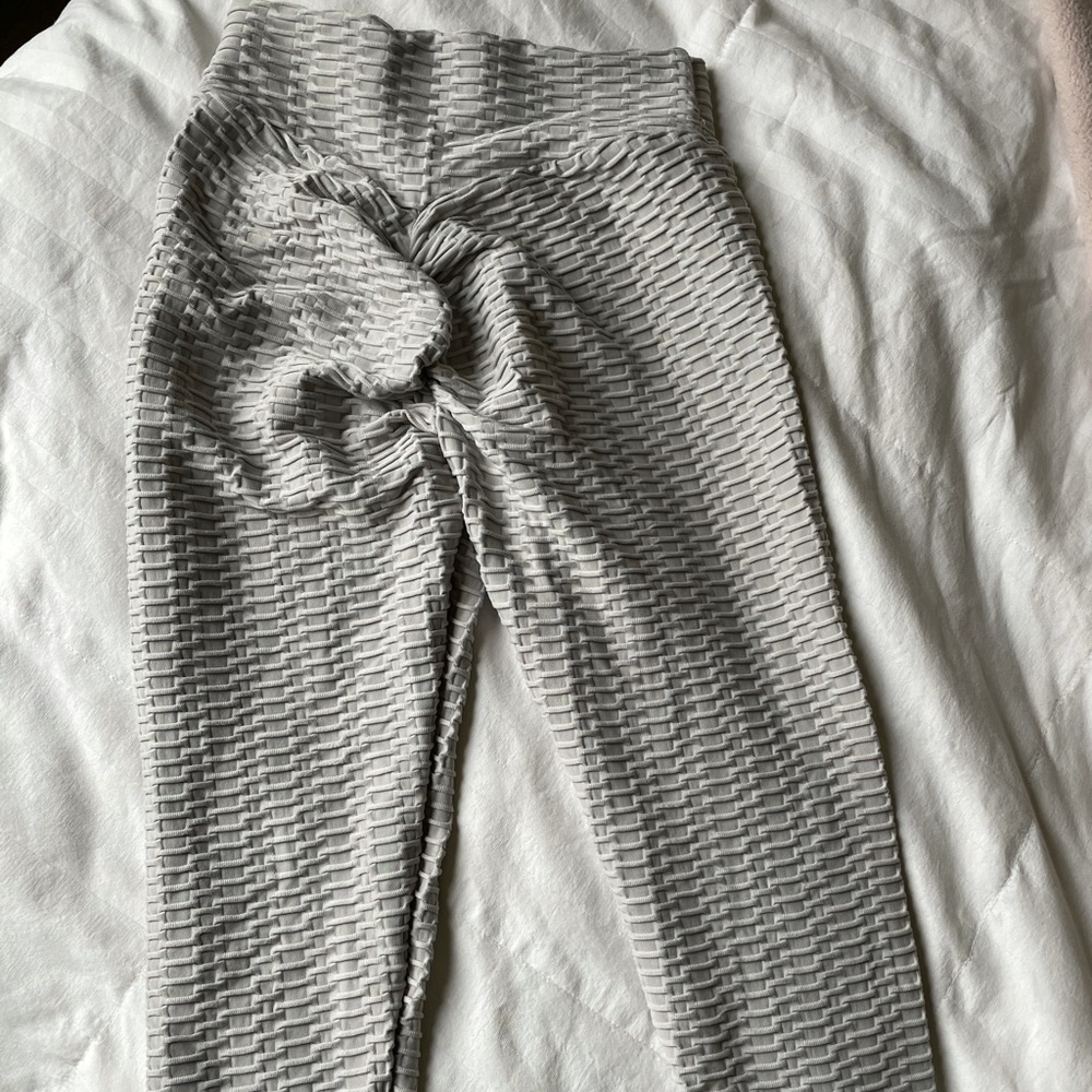 Tik tok leggings! Make your butt look good!!